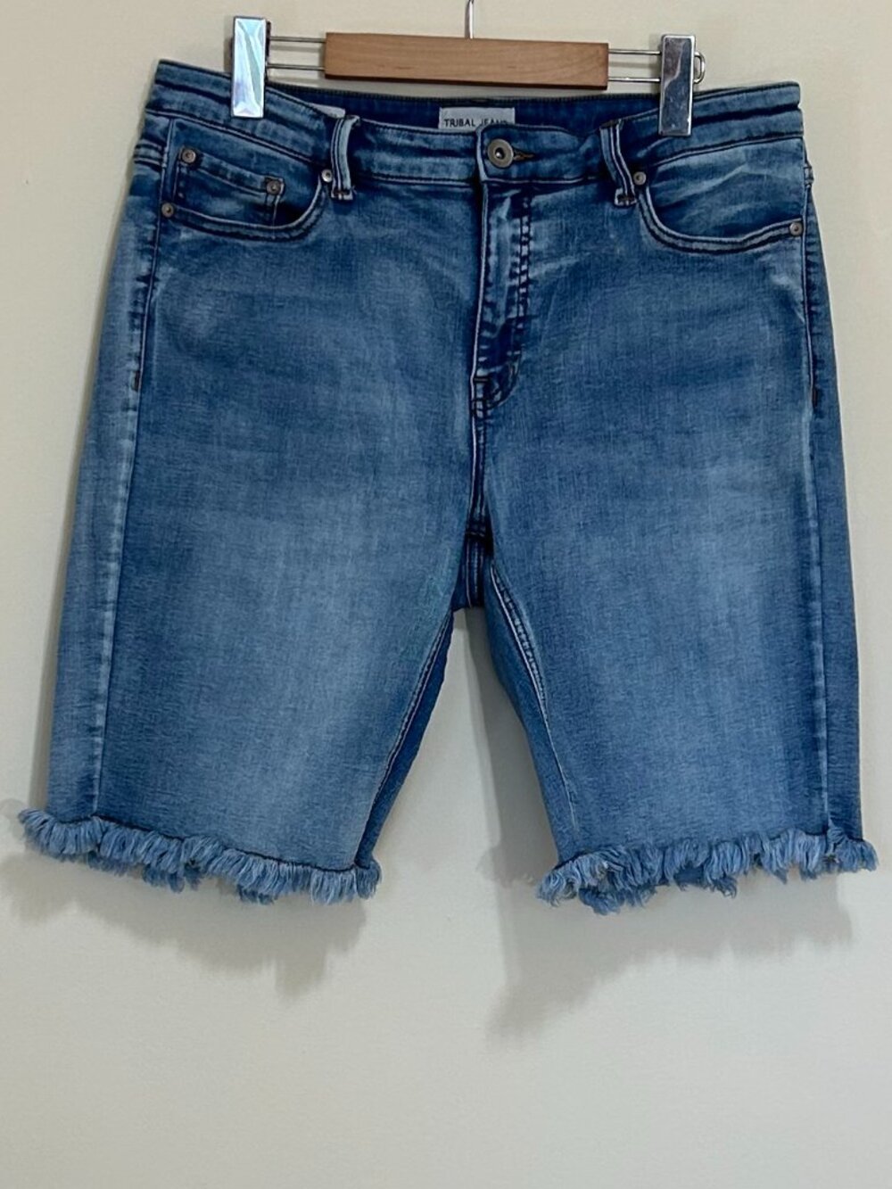 Tribal Womens Audrey 5 Pkt Bermuda Shorts Blue Size 12